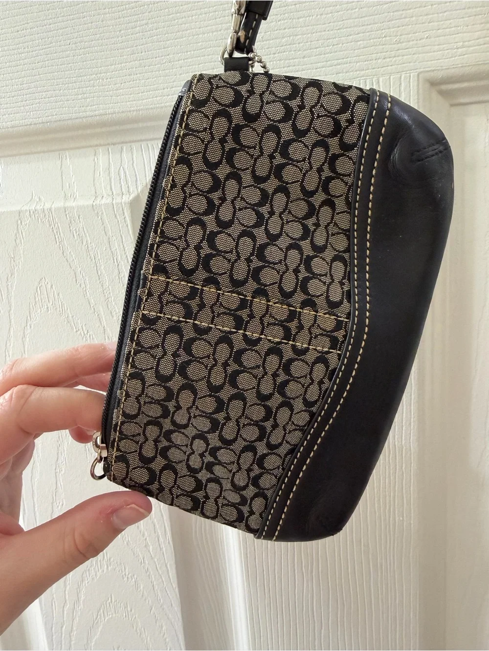 Vintage Coach Black and Tan Signature Card Wristlet